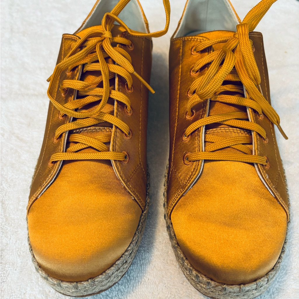 Brand New Toms Golden Satin Sneakers  Size 9  Box 62
